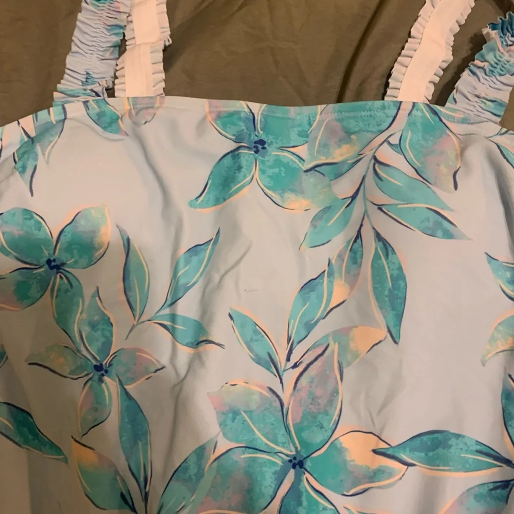 Cupshe Ruffled One Piece Bathing Suit - Picture 4 of 7